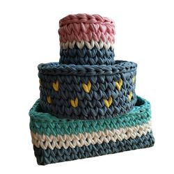 سبد قلاب بافی تریکو طرح رنگارنگ کد 80 مجموعه 3 عددی