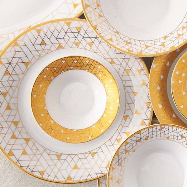 سرویس غذاخوری 35 پارچه چینی زرین ایران سری شهرزاد مدل ژئومتریکال درجه یک