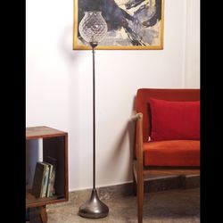 چراغ ایستاده فولادی 05728