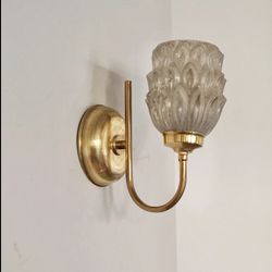 چراغ دیواری با حباب آنتیک مات