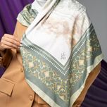 روسری نقش جهان سبز رنگ