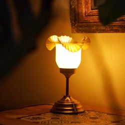چراغ رومیزی برنجی 0561
