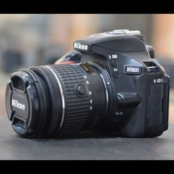 دوربین نیکون NIKON D5600 ( کارکرده ) خیلی تمییز