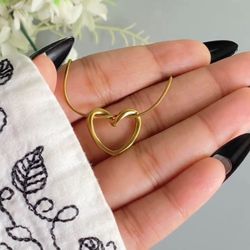گردنبند قلب مینیمال مدل گره عشق