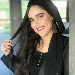 گوشواره قهوه ای گل مخمل و منگوله