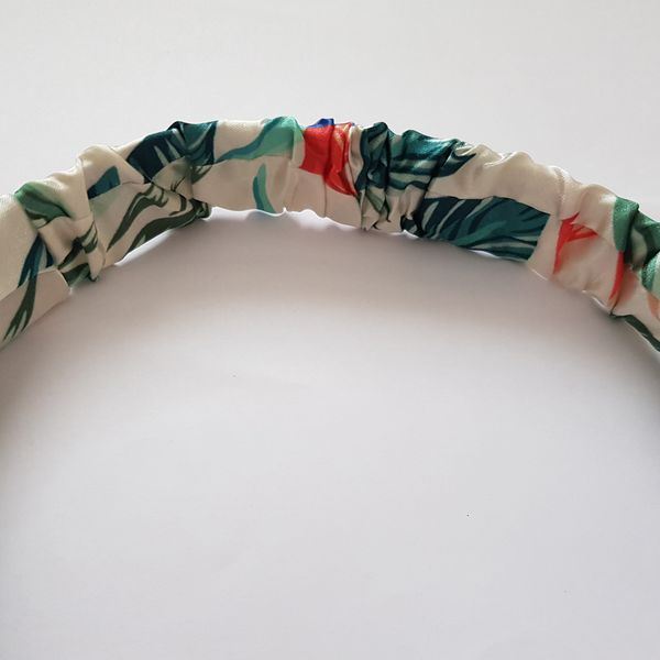 هدبند زنانه مدل هاوایی