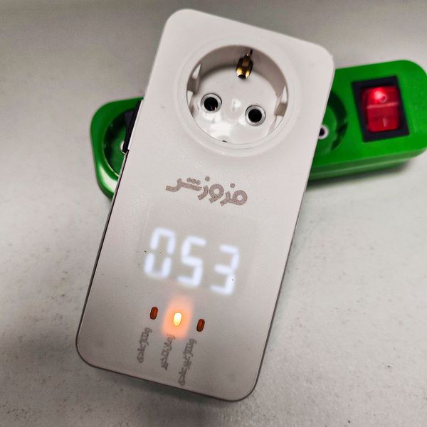 محافظ ولتاژ فروزش مدل DG140