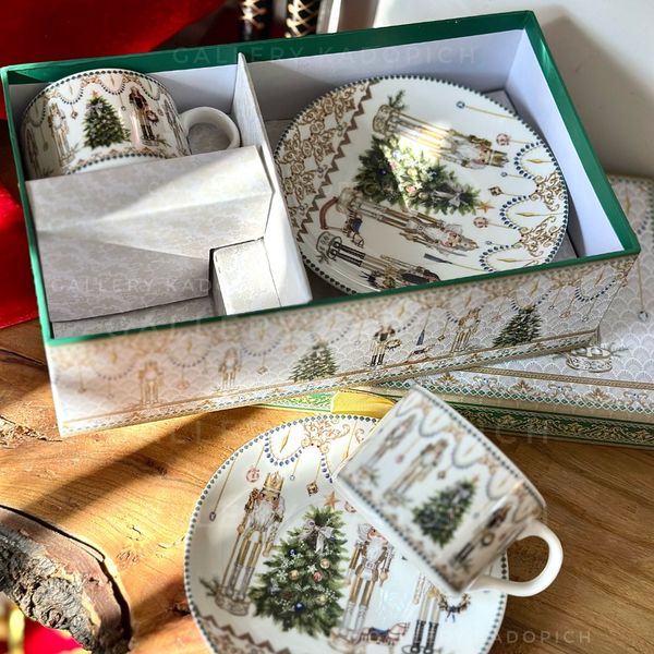 ست فنجان و بشقاب دوتایی مدل فندوق شکن و درخت🎄