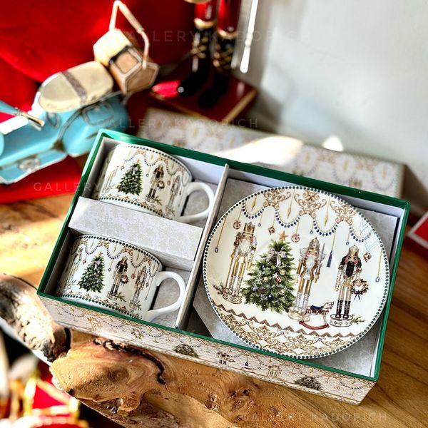 ست فنجان و بشقاب دوتایی مدل فندوق شکن و درخت🎄