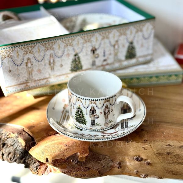 ست فنجان و بشقاب دوتایی مدل فندوق شکن و درخت🎄