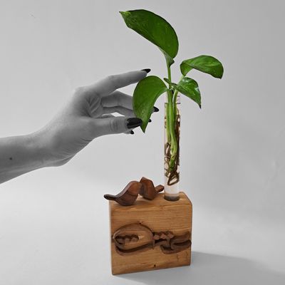 گلدان دکوری مدل چوبی طرح عشق