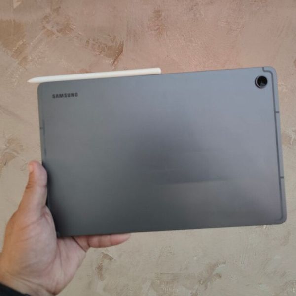 تبلت 10.9 اینچ سامسونگ مدل Galaxy Tab S10 Lite Wi-Fi با ظرفیت 128 گیگابایت و رم 6 گیگابایت، رزولوشن دوربین اصلی 8 مگاپیکسل، پشتی