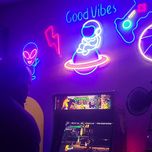 چراغ دیواری مدل نئون فلکسی طرح فضانورد کد 2