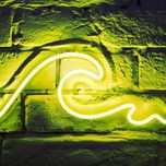 چراغ دیواری طرح موج