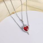 گردنبند مدل  قلب و شمشیر