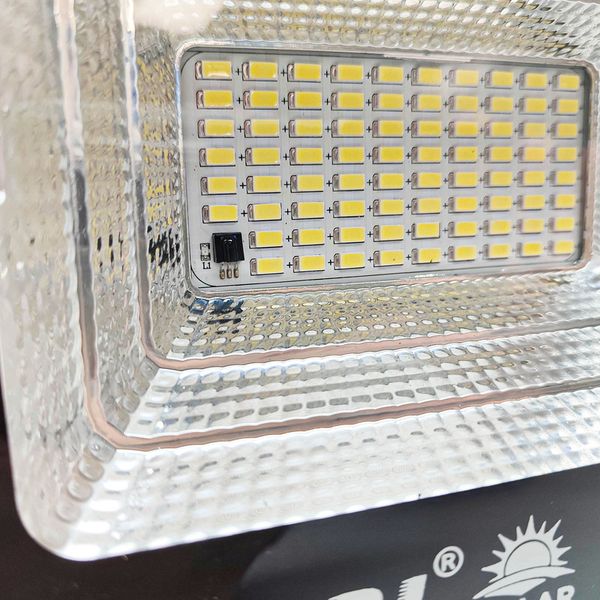 پروژکتور خورشیدی 50 وات مودی مدل IR-MD7250 طرح IP66