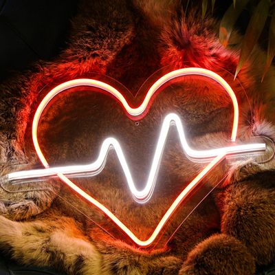 چراغ نئونی دیواری طرح ضربان قلب
