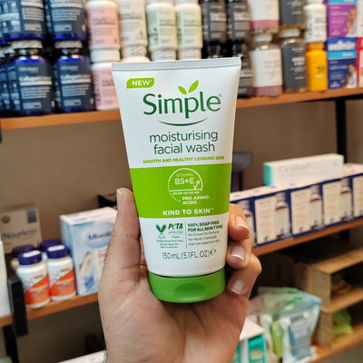 سیمپل ؛ شوینده مرطوب کننده