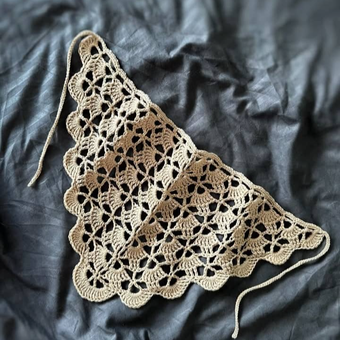 اسکارف طرح دارکاملادستبافت