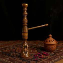 قلیان تزئینی چوبی دستساز مدل Q1 با نقش چهره قاجاری