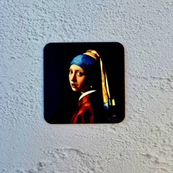 زیر لیوانی دختری با گوشواره‌های مروارید ورمیر (Artistico)