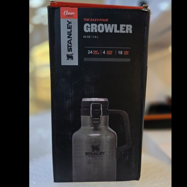 فلاسک استنلی مدل Growler ظرفیت 1.9 لیتر