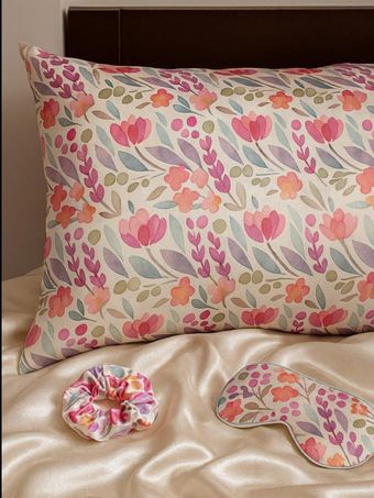 روبالشی طرح شکوفه های بهاری