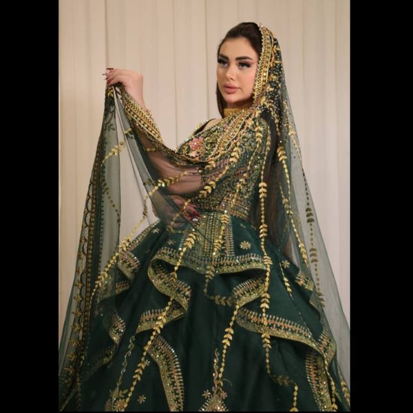 لباس گلابتون سنتی مدل ورلس