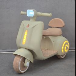 موتور شارژی وسپا پاستیلی