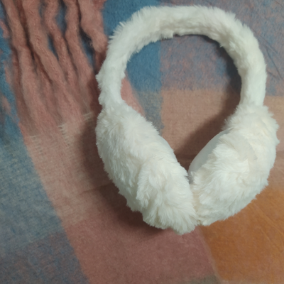 گوش گیر زمستانی سفید