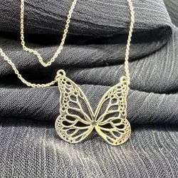 گردنبند پروانه