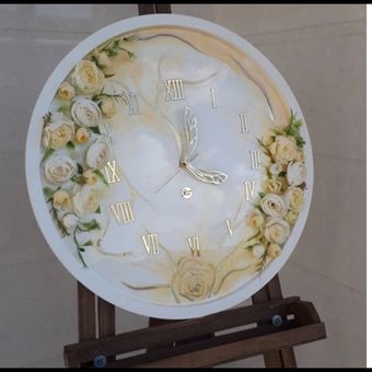 ساعت دیواری طرح سوگل(تم کرم)