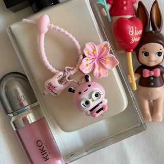 بگ چارم کیتی زنبوری👀💕