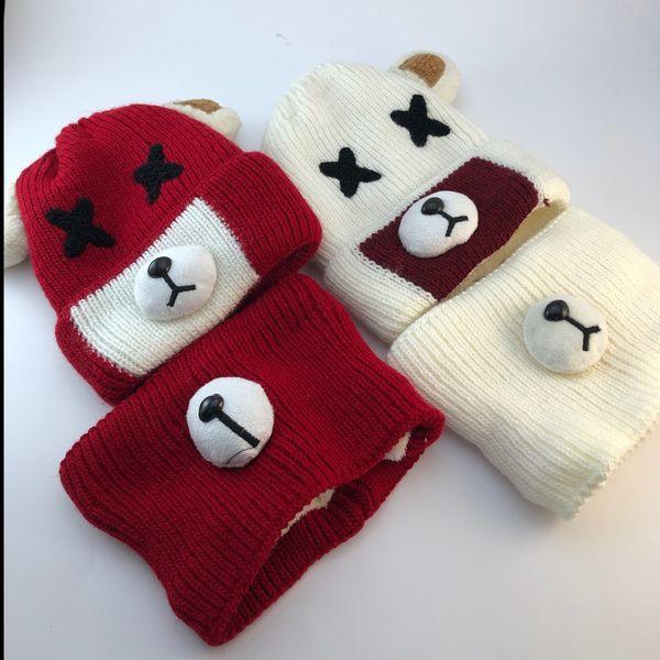 شال و کلاه گوش دار