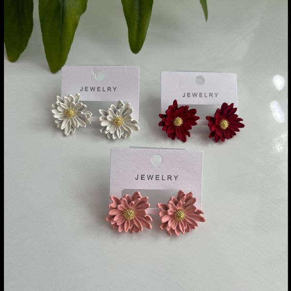 گوشواره خمیری طرح گل