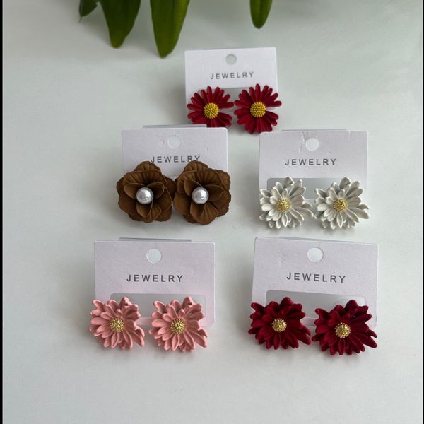 گوشواره خمیری طرح گل