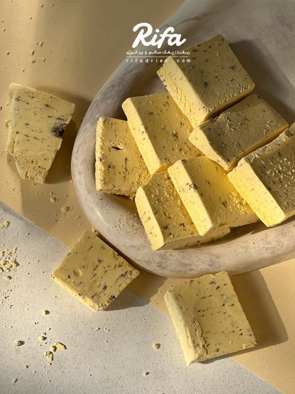 بستنی خشک انجمادی پفکی طعم موز براونی