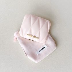 آینه میومیو