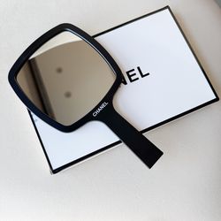 آینه دستی شنل