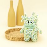 عروسک بافتنی میکروب