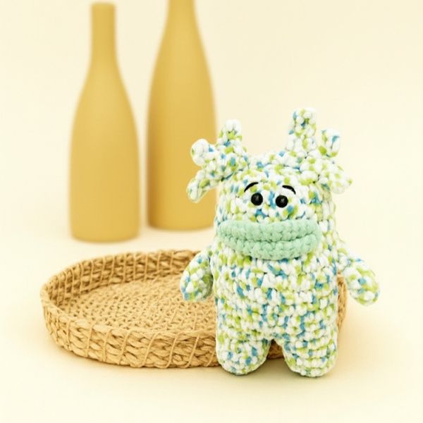 عروسک بافتنی میکروب