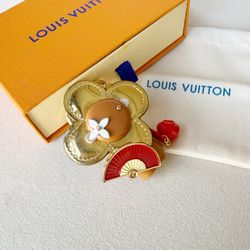 آویز کلید LV بادبزن🪭