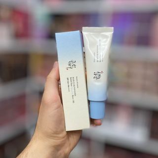 ضد آفتاب بیوتی افجوسان SPF 50 با خواص آبرسان و ضد پیری