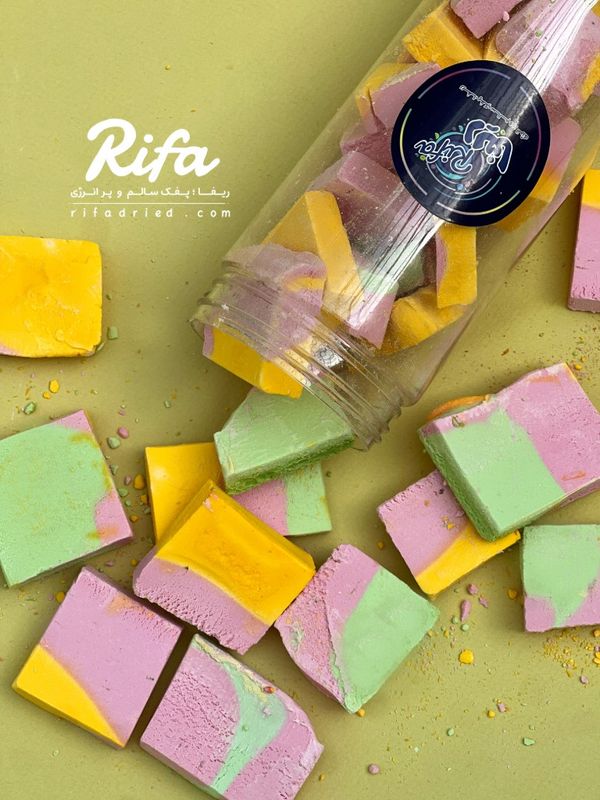 بستنی خشک انجمادی پفکی طعم رنگین کمان