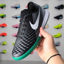 7_نایک مجیستا