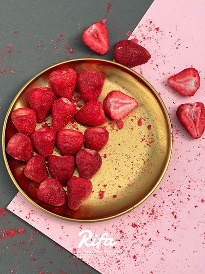 میوه خشک انجمادی پفکی توت فرنگی