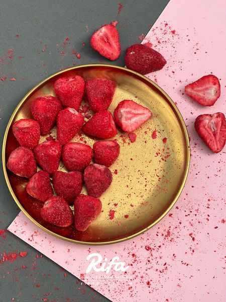 میوه خشک انجمادی پفکی توت فرنگی