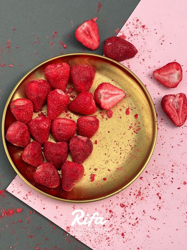 میوه خشک انجمادی پفکی توت فرنگی