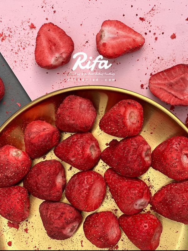میوه خشک انجمادی پفکی توت فرنگی