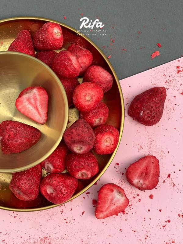 میوه خشک انجمادی پفکی توت فرنگی